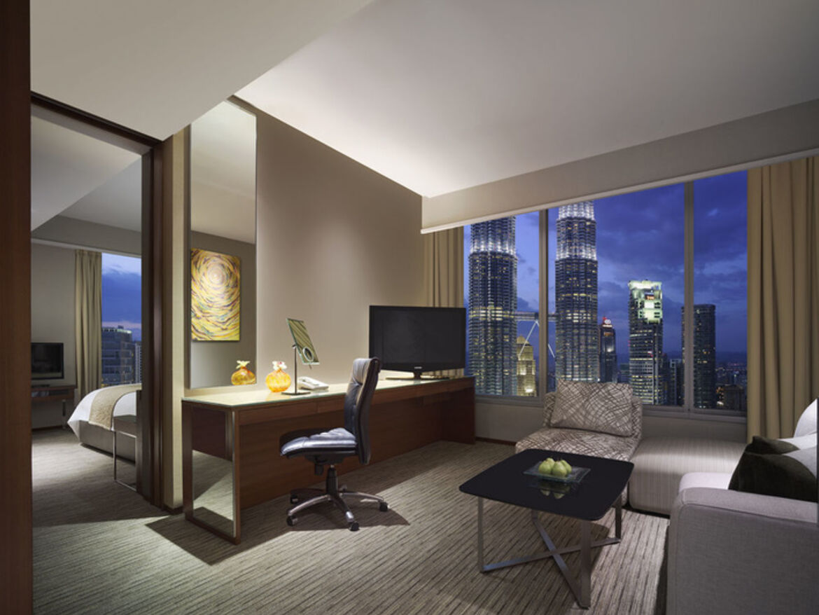 Twin Towers View Suite